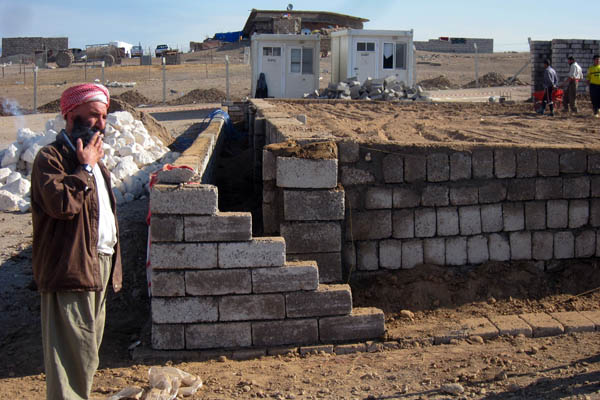 Foundation for the new health centre in Domiz Refugee Camp for Syrians, Iraq